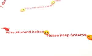 Band_Abstand_Halten_Smiley_3_1920 -