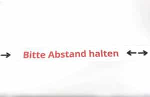 Band_bitte_Abstand_halten_3_1920 -